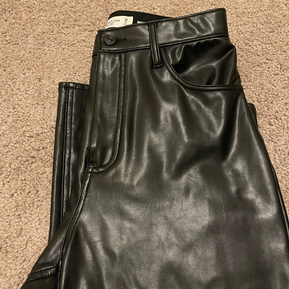 Abercrombie - vegan leather ankle straight pants size 28
